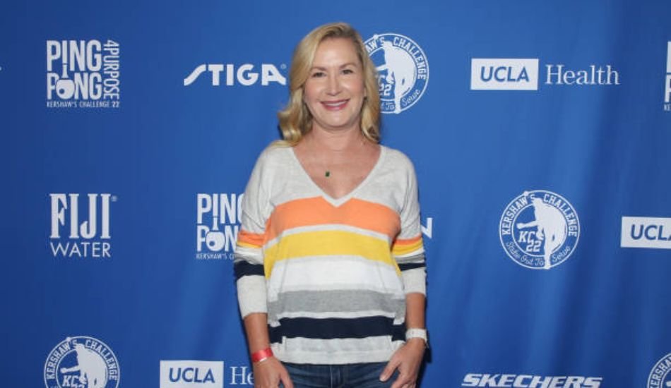 Angela Kinsey